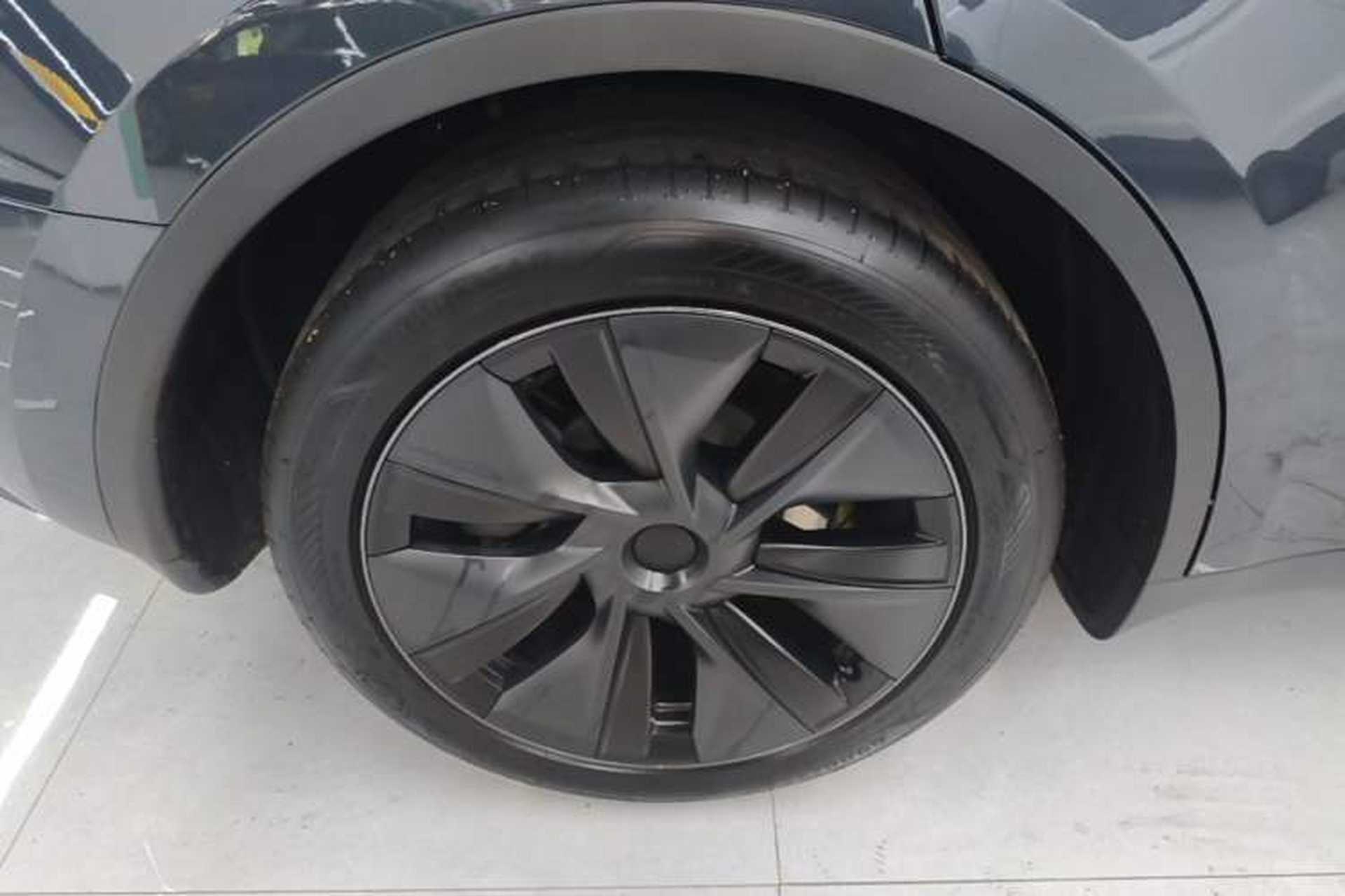 Used Tesla Model Y 2024 Rear-Wheel-Drive Version Right Rear Wheel Hub