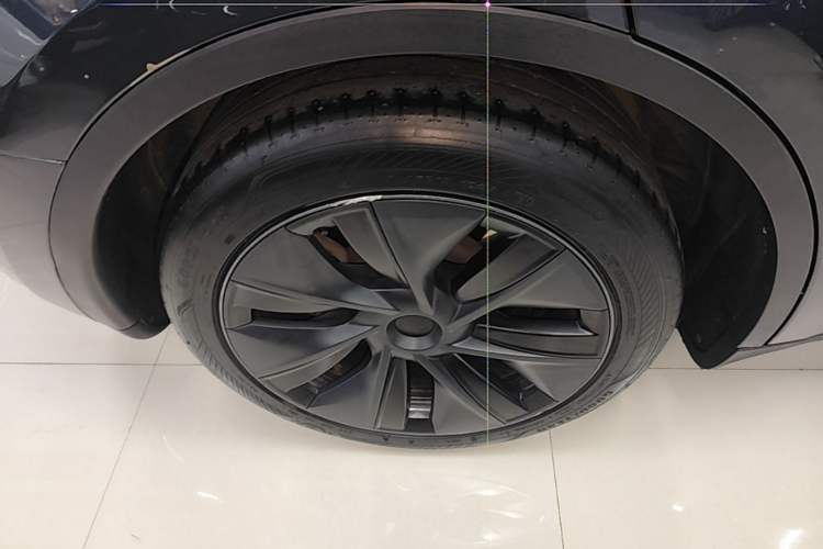 Used Tesla Model Y 2024 Rear-Wheel-Drive Version Right Rear Wheel Hub