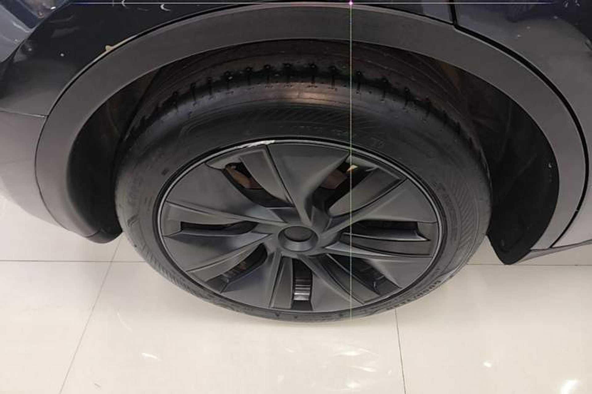 Used Tesla Model Y 2024 Rear-Wheel-Drive Version Right Rear Wheel Hub