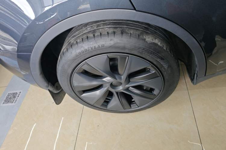 Used Tesla Model Y 2024 Rear-Wheel-Drive Version Right Rear Wheel Hub