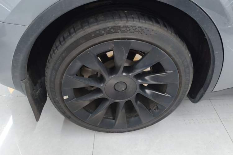 Used Tesla Model Y 2024 Rear-Wheel-Drive Version Right Rear Wheel Hub