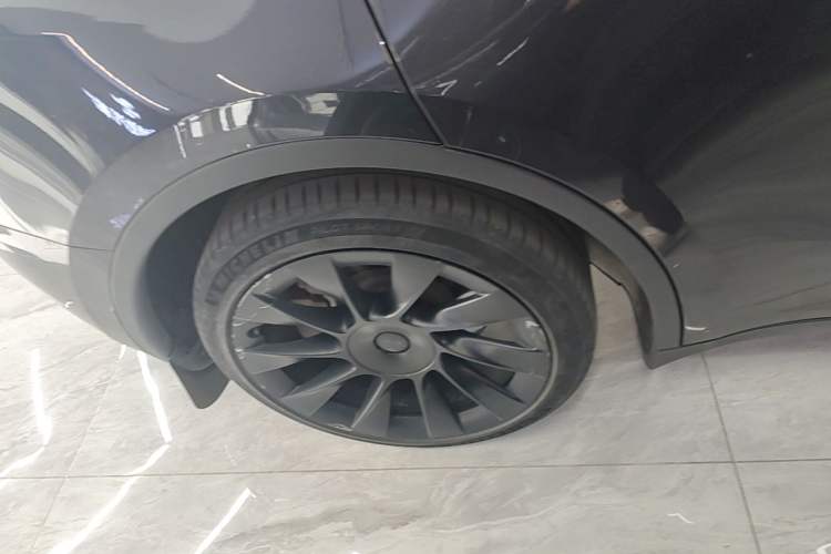 Used Tesla Model Y 2024 Rear-Wheel-Drive Version Right Rear Wheel Hub