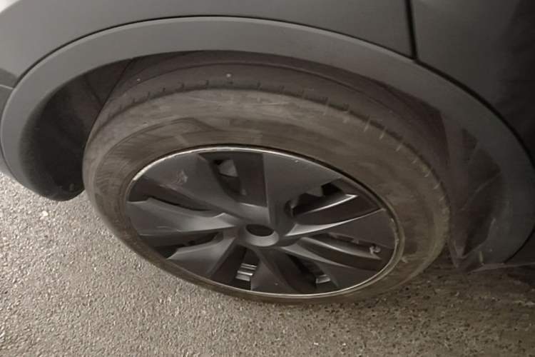 Used Tesla Model Y 2024 Rear-Wheel-Drive Version Right Rear Wheel Hub