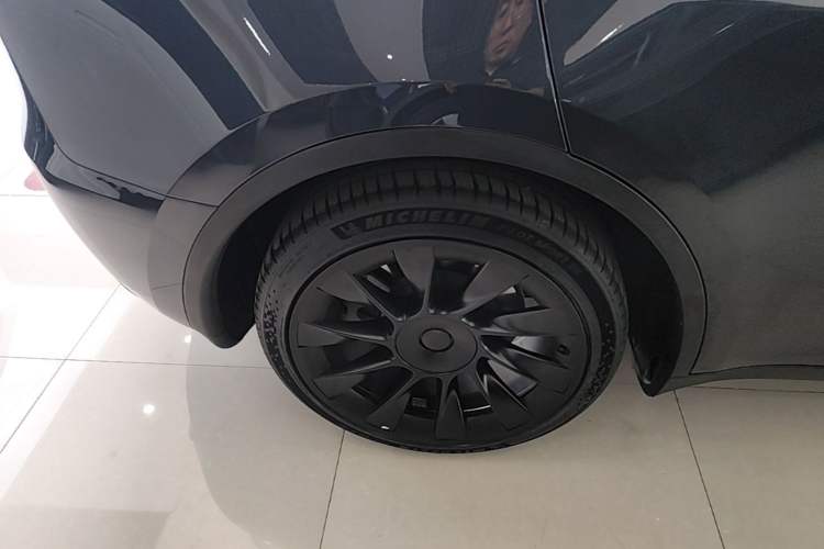 Used Tesla Model Y 2024 Rear-Wheel-Drive Version Right Rear Wheel Hub