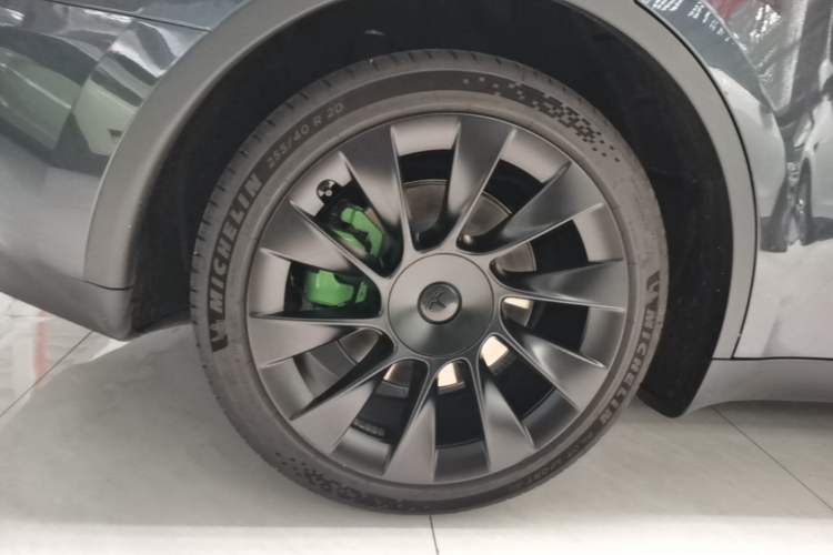 Used Tesla Model Y 2024 Rear-Wheel-Drive Version Right Rear Wheel Hub