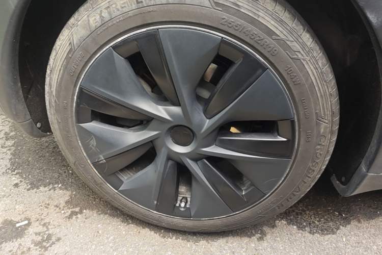 Used Tesla Model Y 2024 Rear-Wheel-Drive Version Right Rear Wheel Hub