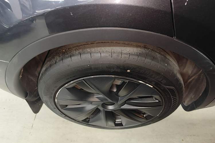 Used Tesla Model Y 2024 Rear-Wheel-Drive Version Right Rear Wheel Hub