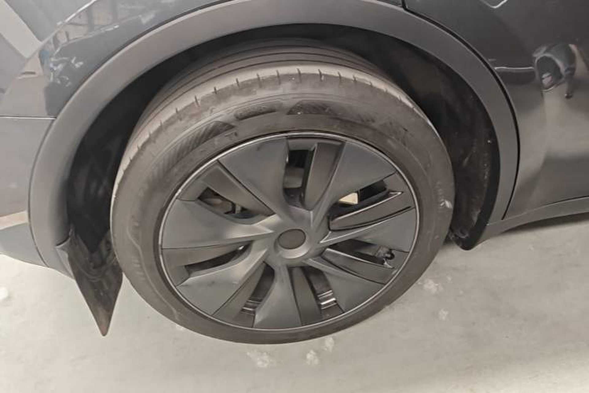 Used Tesla Model Y 2024 Rear-Wheel-Drive Version Right Rear Wheel Hub