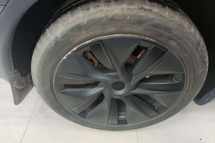Used Tesla Model Y 2024 Rear-Wheel-Drive Version Right Rear Wheel Hub