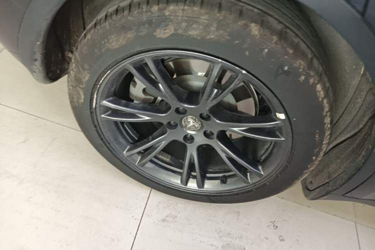 Used Tesla Model Y 2024 Rear-Wheel-Drive Version Right Rear Wheel Hub