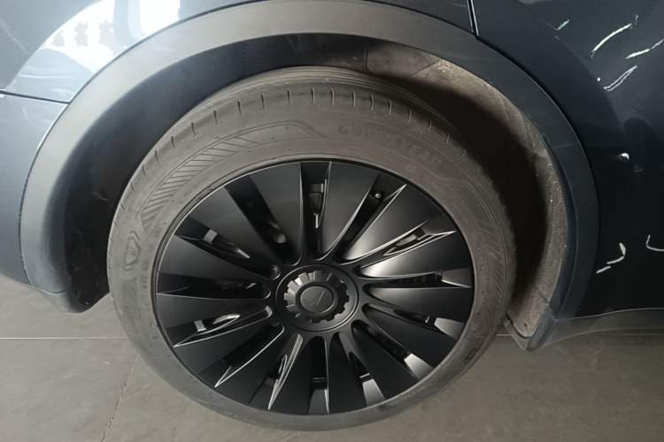 Used Tesla Model Y 2024 Rear-Wheel-Drive Version Right Rear Wheel Hub