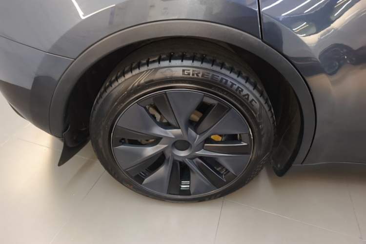 Used Tesla Model Y 2024 Rear-Wheel-Drive Version Right Rear Wheel Hub