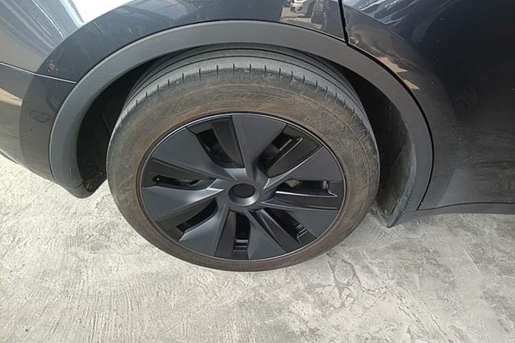Used Tesla Model Y 2024 Rear-Wheel-Drive Version Right Rear Wheel Hub
