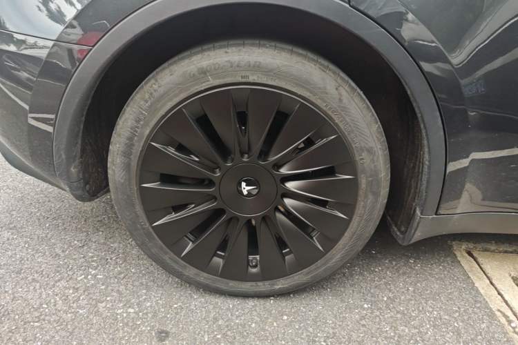 Used Tesla Model Y 2024 Rear-Wheel-Drive Version Right Rear Wheel Hub