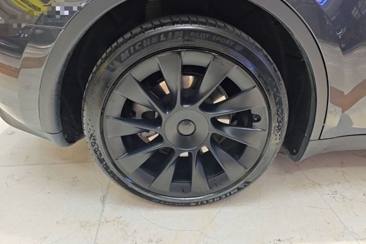 Used Tesla Model Y 2024 Rear-Wheel-Drive Version Right Rear Wheel Hub