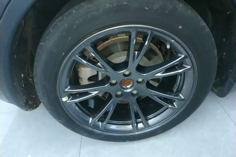 Used Tesla Model Y 2024 Rear-Wheel-Drive Version Right Rear Wheel Hub