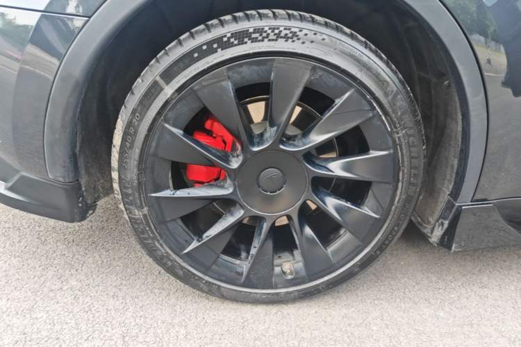 Used Tesla Model Y 2024 Rear-Wheel-Drive Version Right Rear Wheel Hub