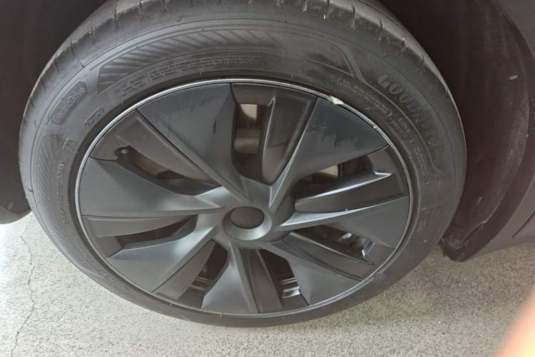 Used Tesla Model Y 2024 Rear-Wheel-Drive Version Right Rear Wheel Hub