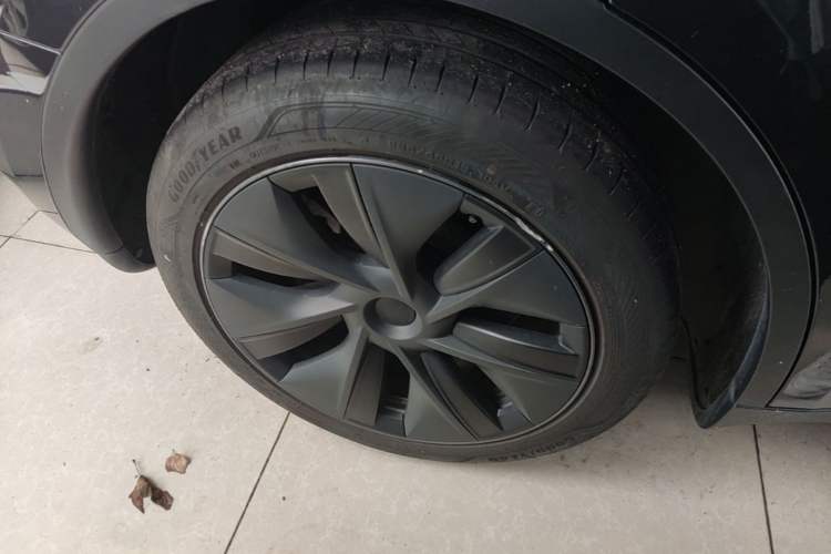 Used Tesla Model Y 2024 Rear-Wheel-Drive Version Right Rear Wheel Hub