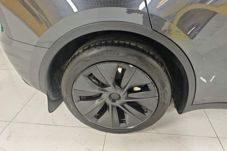 Used Tesla Model Y 2024 Rear-Wheel-Drive Version Right Rear Wheel Hub