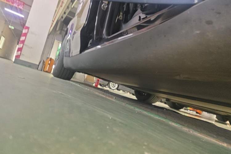 Used Tesla Model Y 2024 Rear-Wheel-Drive Version Right Side Sill