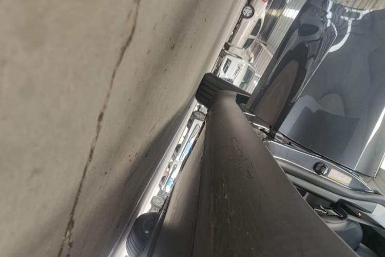 Used Tesla Model Y 2024 Rear-Wheel-Drive Version Right Side Sill