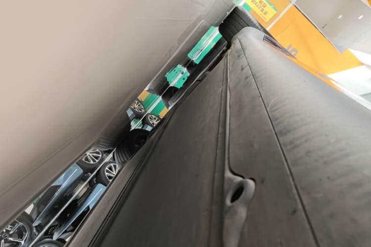 Used Tesla Model Y 2024 Rear-Wheel-Drive Version Right Side Sill