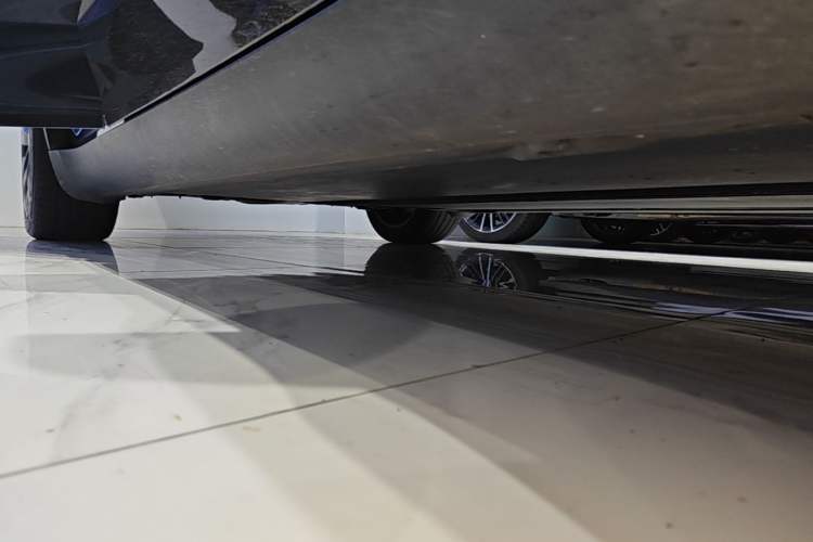 Used Tesla Model Y 2024 Rear-Wheel-Drive Version Right Side Sill
