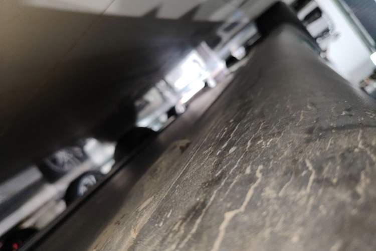 Used Tesla Model Y 2024 Rear-Wheel-Drive Version Right Side Sill
