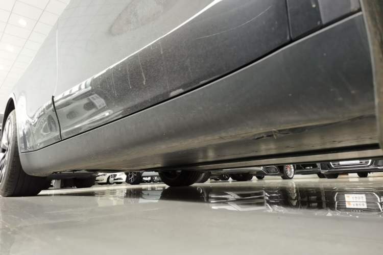 Used Tesla Model Y 2024 Rear-Wheel-Drive Version Right Side Sill