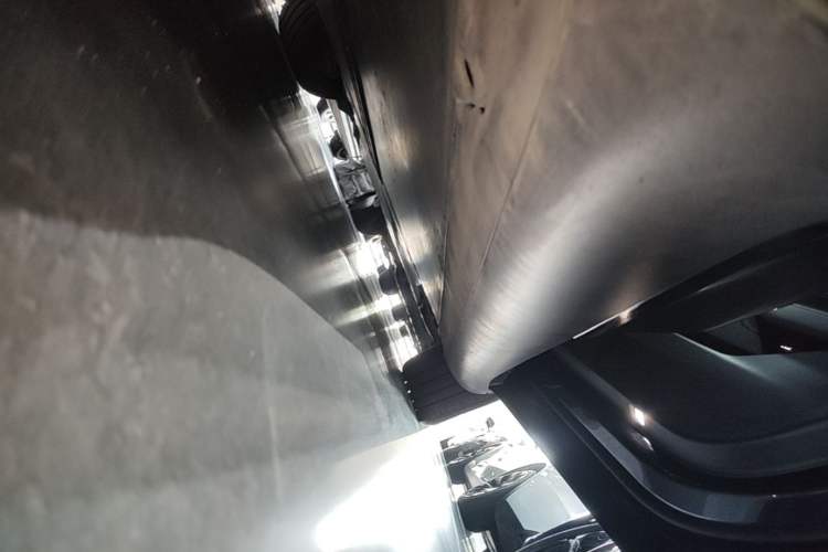 Used Tesla Model Y 2024 Rear-Wheel-Drive Version Right Side Sill