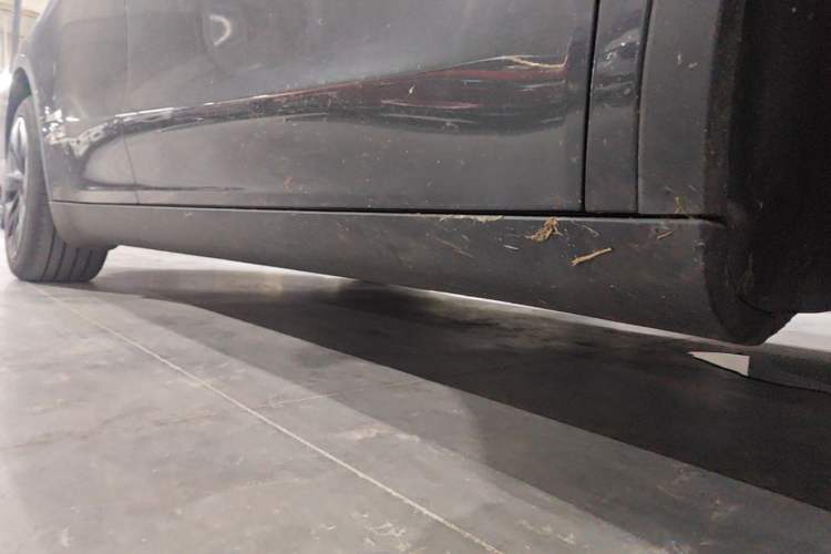 Used Tesla Model Y 2024 Rear-Wheel-Drive Version Right Side Sill
