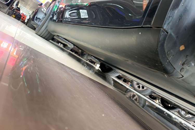 Used Tesla Model Y 2024 Rear-Wheel-Drive Version Right Side Sill