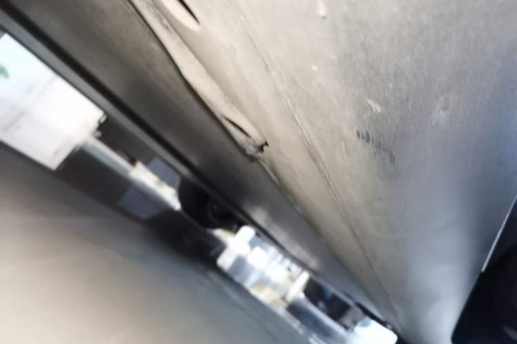 Used Tesla Model Y 2024 Rear-Wheel-Drive Version Right Side Sill