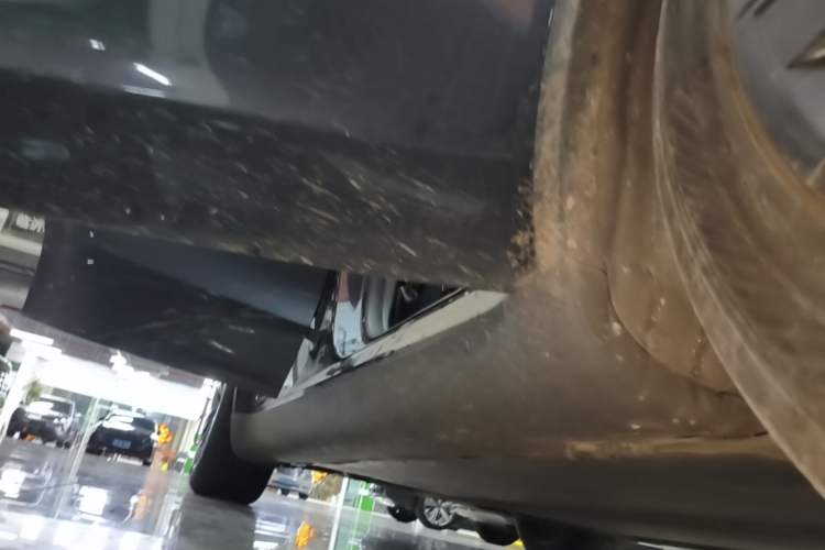 Used Tesla Model Y 2024 Rear-Wheel-Drive Version Right Side Sill