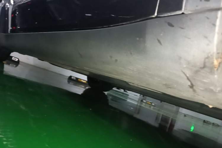 Used Tesla Model Y 2024 Rear-Wheel-Drive Version Right Side Sill