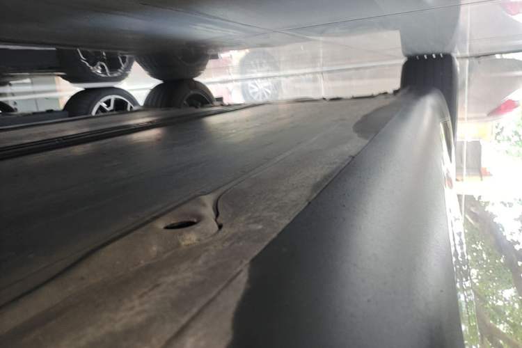 Used Tesla Model Y 2024 Rear-Wheel-Drive Version Right Side Sill