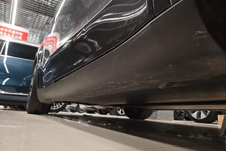 Used Tesla Model Y 2024 Rear-Wheel-Drive Version Right Side Sill