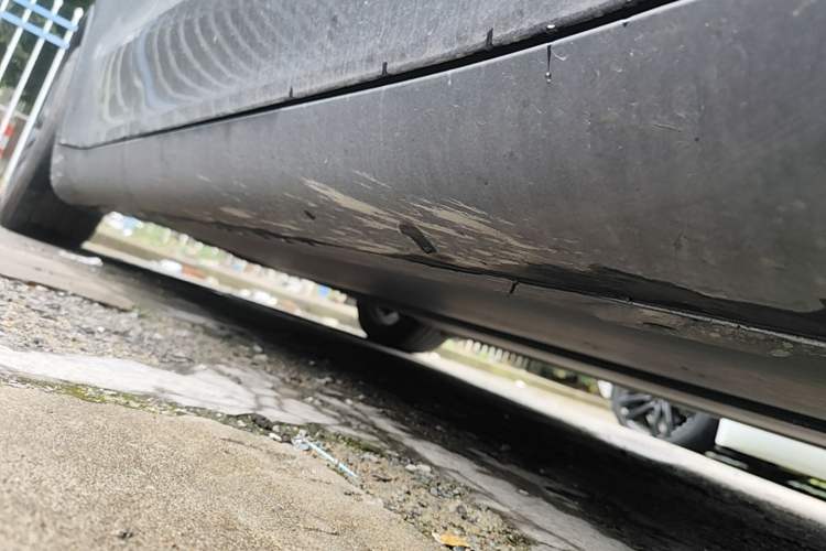 Used Tesla Model Y 2024 Rear-Wheel-Drive Version Right Side Sill