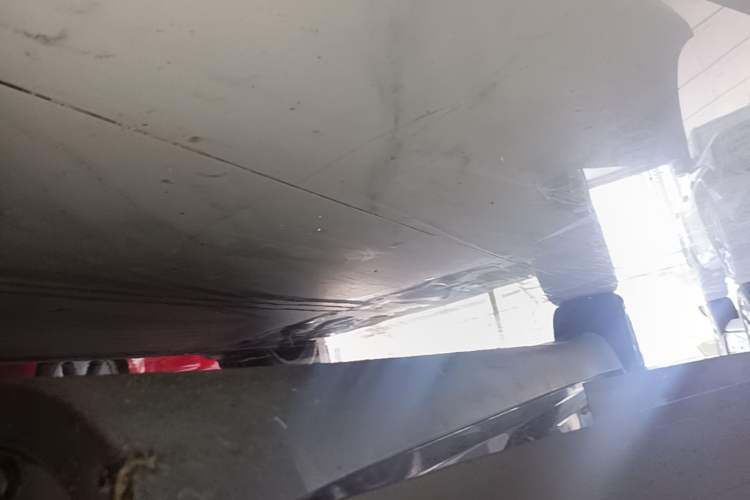Used Tesla Model Y 2024 Long-Range All-Wheel-Drive Version Right Side Sill