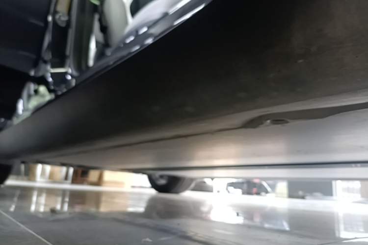 Used Tesla Model Y 2024 Rear-Wheel-Drive Version Right Side Sill