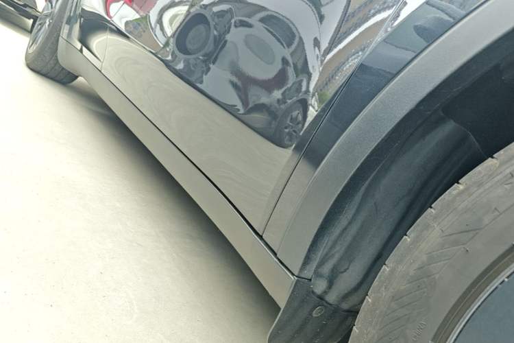 Used Tesla Model Y 2024 Rear-Wheel-Drive Version Right Side Sill