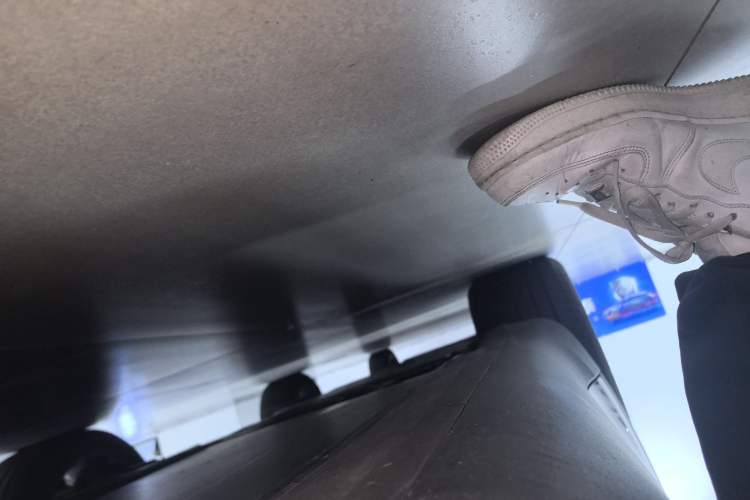 Used Tesla Model Y 2024 Rear-Wheel-Drive Version Right Side Sill