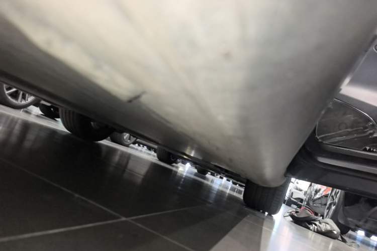 Used Tesla Model Y 2024 Rear-Wheel-Drive Version Right Side Sill