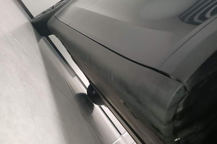 Used Tesla Model Y 2024 Rear-Wheel-Drive Version Right Side Sill
