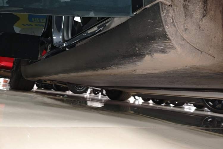 Used Tesla Model Y 2024 Rear-Wheel-Drive Version Right Side Sill