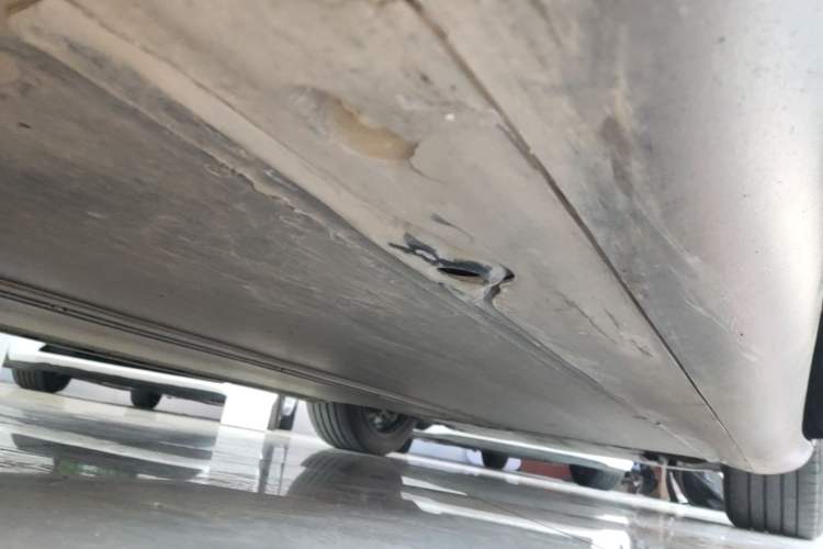 Used Tesla Model Y 2024 Rear-Wheel-Drive Version Right Side Sill