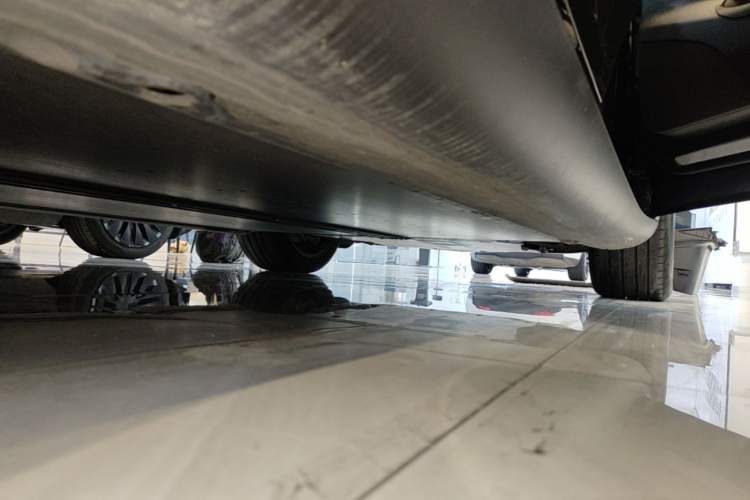 Used Tesla Model Y 2024 Rear-Wheel-Drive Version Right Side Sill
