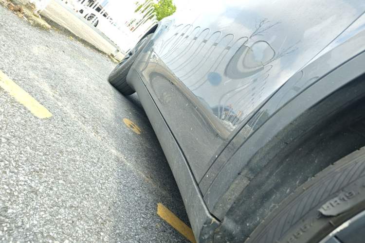 Used Tesla Model Y 2024 Rear-Wheel-Drive Version Right Side Sill