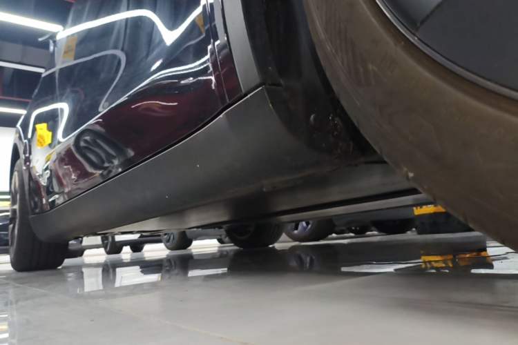 Used Tesla Model Y 2024 Rear-Wheel-Drive Version Right Side Sill